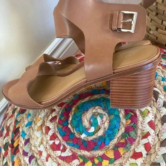 New  Joie tan block heels sandals - Picture 2 of 7